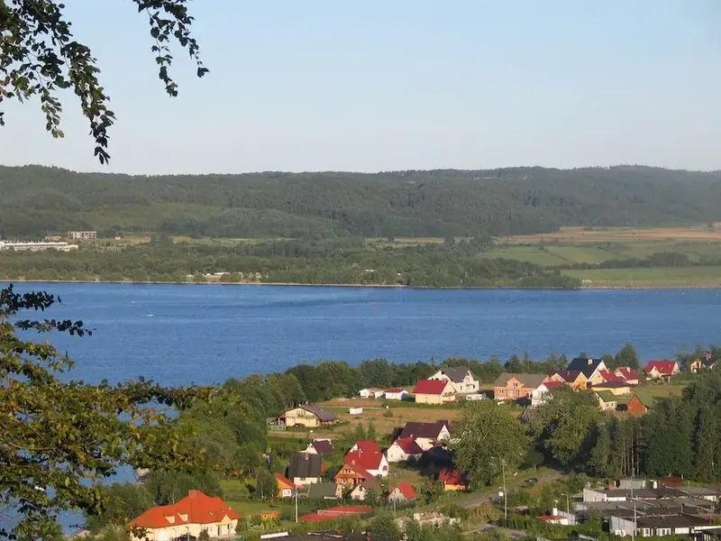 Nadole nad Jeziorem Żarnowieckim, wieś letniskowa blisko Czymanowa